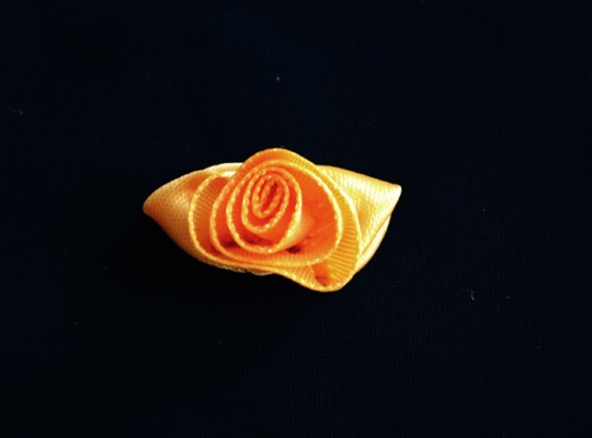 Schleifchen Farbrichtung gelblich orange Rose 