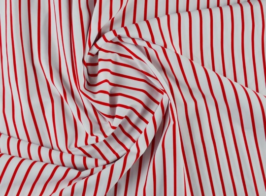 Badeware Streifen Farbrichtung weiß/satt rot individuell abgeschnitten